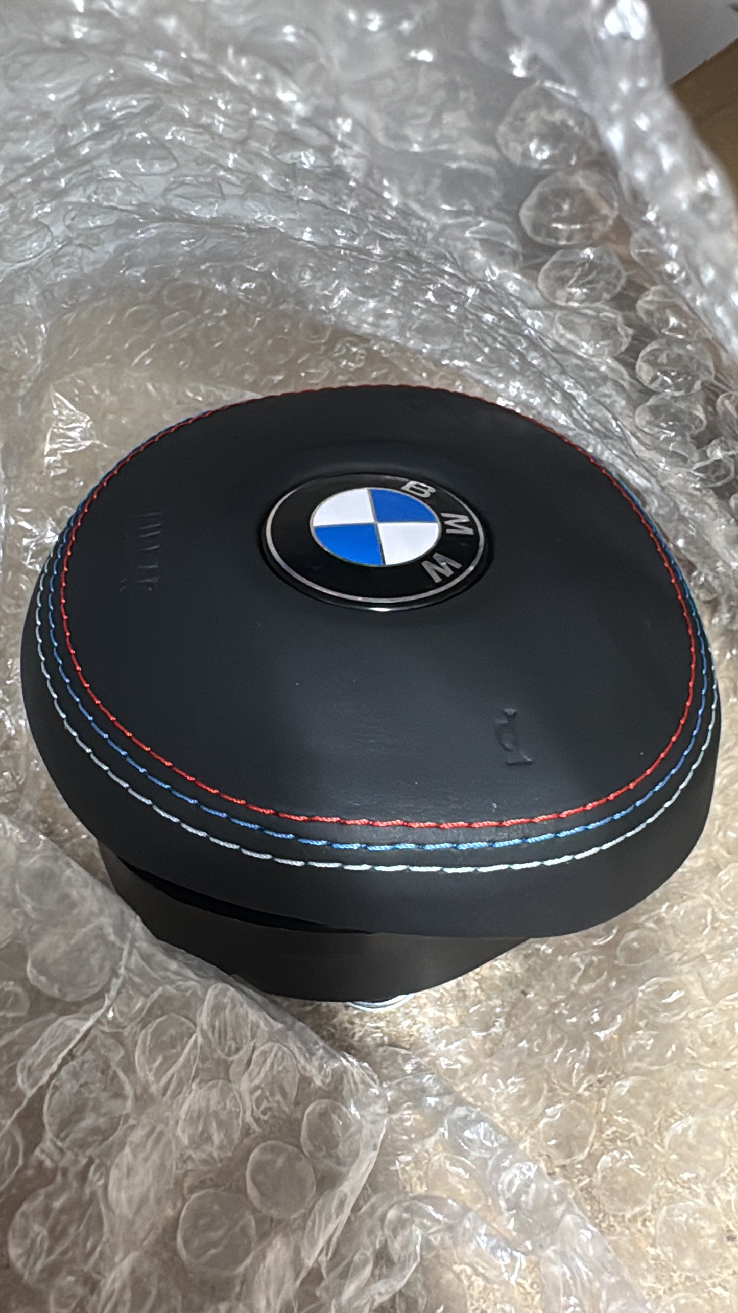Volante BMW Serie E/F/G con inserti in CARBONIO